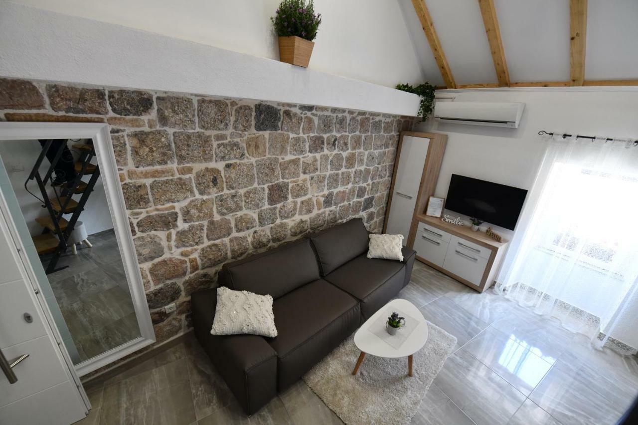 Apartment Lavanda Sinj Exteriör bild