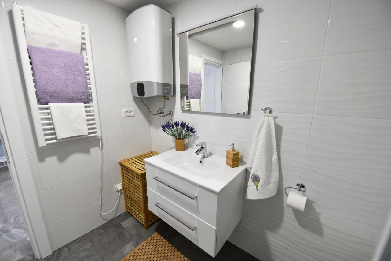 Apartment Lavanda Sinj Exteriör bild